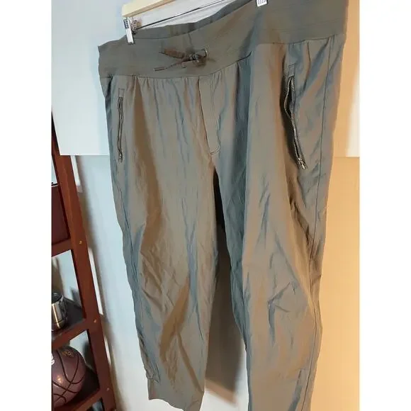 Athleta Trekkie North Jogger Green Mountain Olive Athletic Pants Women's SZ 24W - Picture 10 of 14